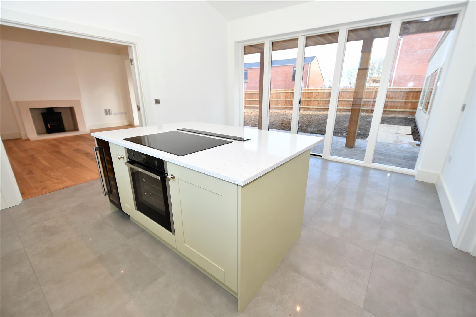 FITTED KITCHEN